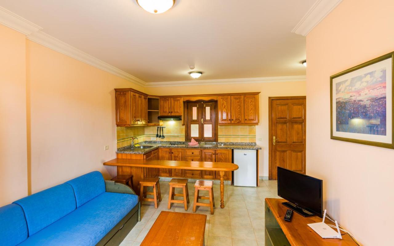 Residencial El Conde # 9 Apartment *